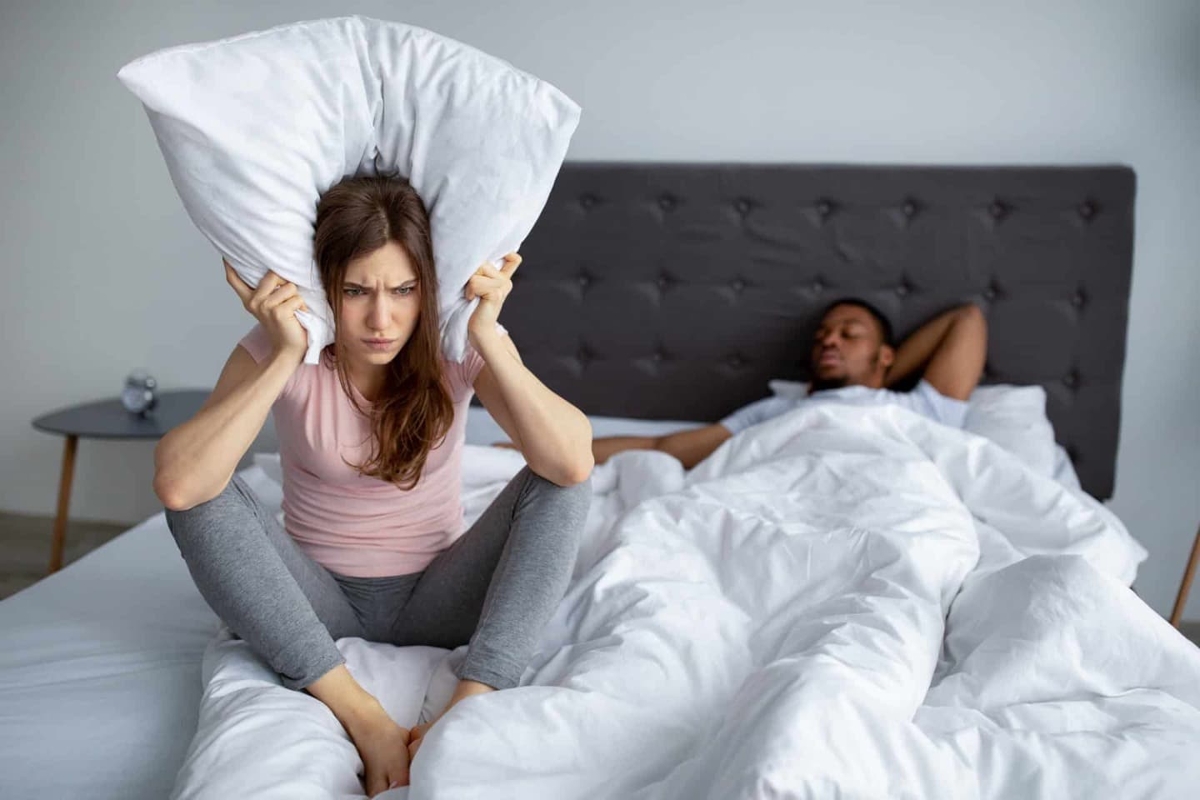 Partner Schnarcht Und Ich Kann Nicht Schlafen
