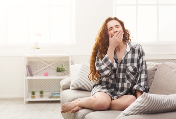 Was man übers Gähnen auch ohne Müdigkeit und Krankheitssymptome wissen sollte Cover Image