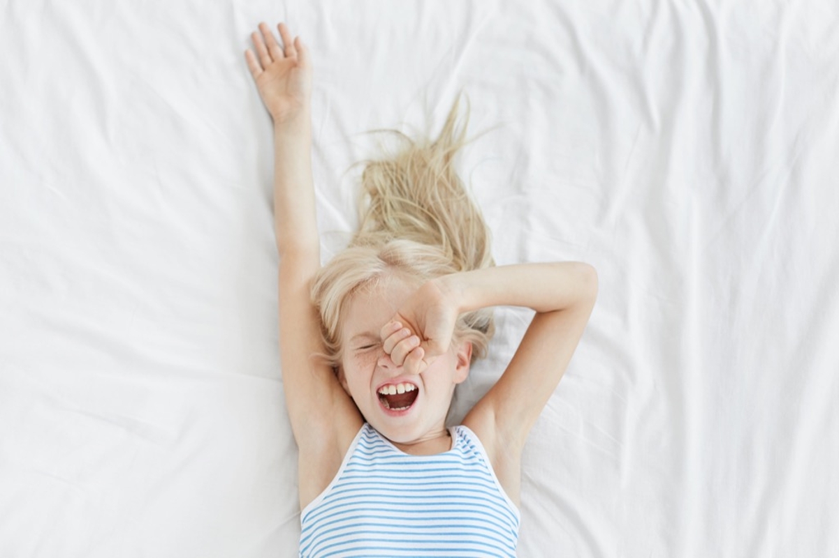 Baby Wecken Oder Schlafen Lassen?